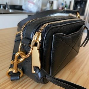 Marc Jacobs- cross body, beautiful, new